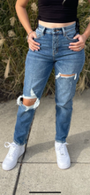 Load image into Gallery viewer, Hi Rise Distress Mom Jeans